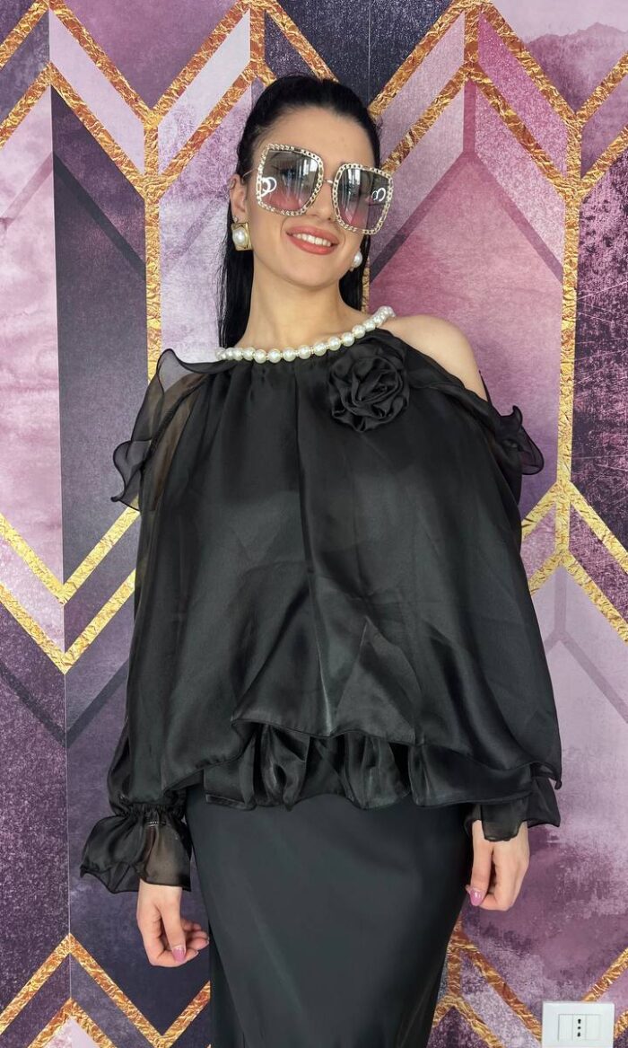BLUSA CLARA NERA